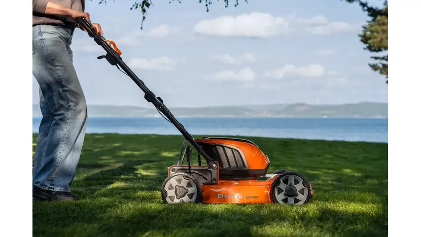 Газонокосарка Husqvarna LB 246iS без АКБ та ЗП фото 3 купити в Україні