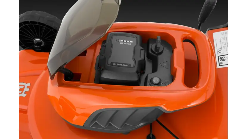 Газонокосарка Husqvarna LC 142i KIT з АКБ та ЗП фото 6 купити в Україні