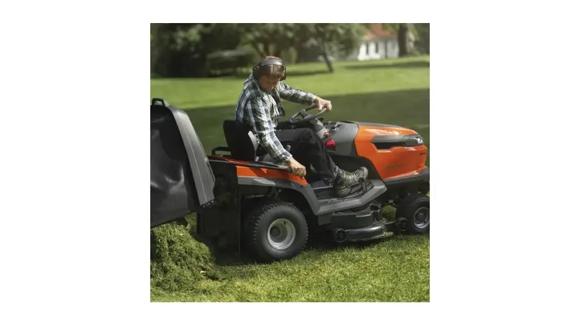 Садовый трактор Husqvarna TС 220T, фото фото 4