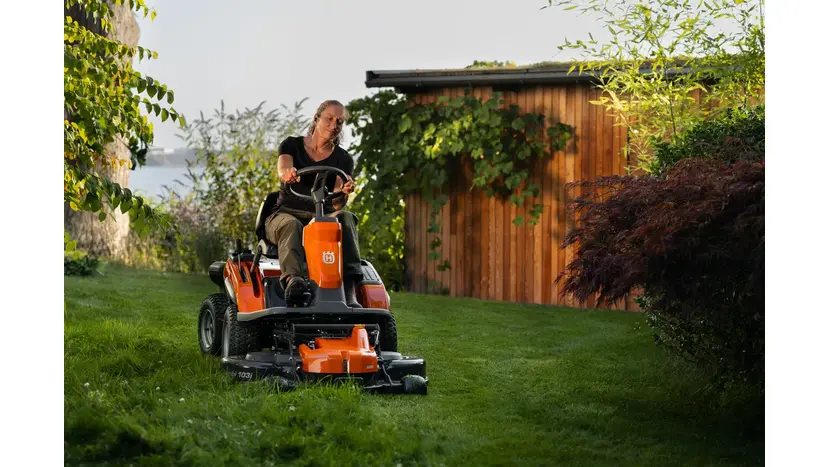 Райдер Husqvarna R 200iX AWD, фото фото 4
