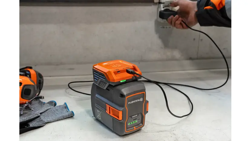 Зарядное устройство Husqvarna 40-USB150X, фото фото 3