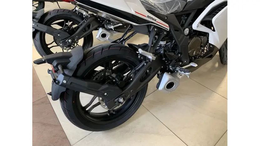 Мотоцикл VOGE 300RR (Loncin LX300GS GP300) інжектор + ABS фото 3 купити в Україні