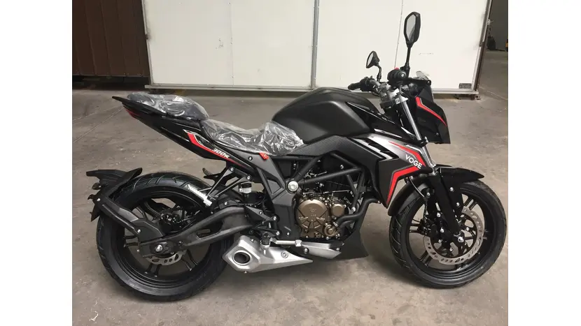 Мотоцикл VOGE 300R (2021) інжектор ABS Чорний фото 2 купити в Україні