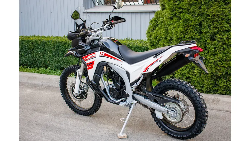 Мотоцикл LONCIN LX250GY-3G DS2 (чорний) фото 3 купити в Україні