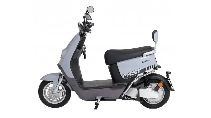Електроскутер Yadea E3 2.0 800Вт, срібло фото 3 купити в Україні