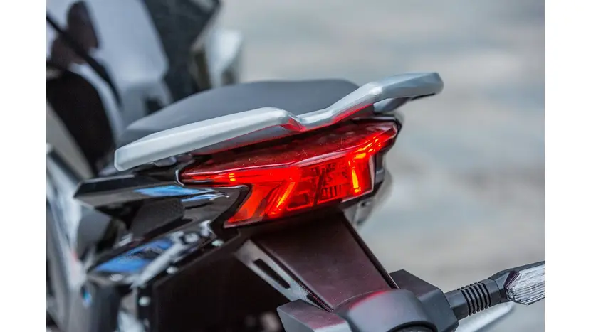 Мотоцикл Lifan KP350 (2021) з системой ABS (Червоний) фото 18 купити в Україні