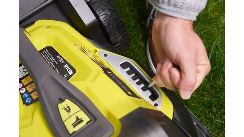 Газонокосарка Ryobi ONE Hybrid RY18LMH37A250 фото 3 купити в Україні