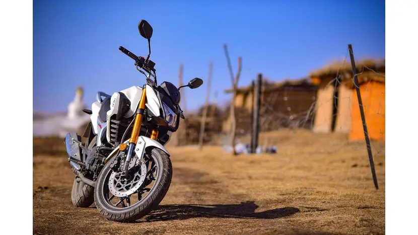Мотоцикл LIFAN KPS 200 (LF200-10W) Сіро-Червоний фото 3 купити в Україні
