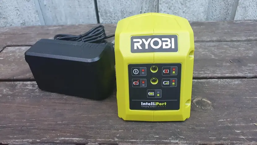Зарядное устройство Ryobi RC18115, 18В ONE+, компактное, 1.5А, фото фото 2