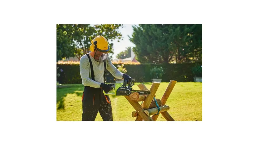 Пила ланцюгова акумуляторна Ryobi RCS1830-140B, ONE+ 18В, шина 30 см, АКБ 4.0Ач+ЗП безщіткова фото 5 купити в Україні