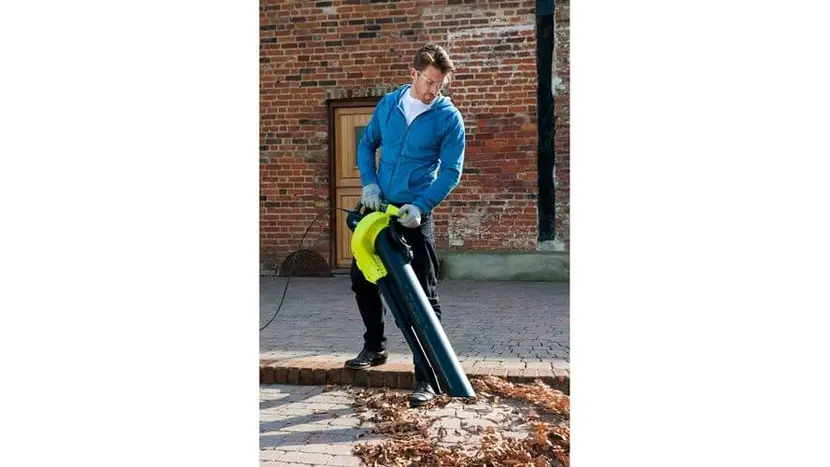 Повітродув-пилосос садовий Ryobi RBV3000CESV, 3кВт, подрібнювач, 16 куб/хв, 375 км/год, ергономічні ремені Vertebrae, 3.6 кг фото 4 купити в Україні