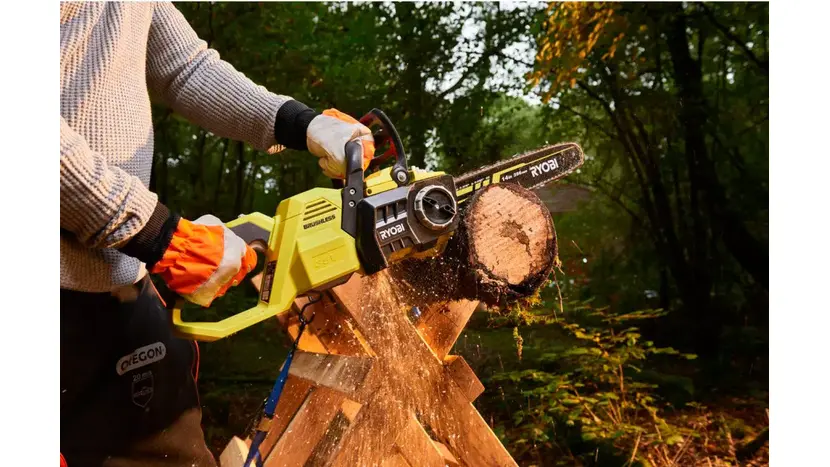 Пила ланцюгова акумуляторна Ryobi RY36CSX35A-0, шина 35см Oregon, MAX POWER 36В, безщіткова, Solo (без АКБ та ЗУ) фото 7 купити в Україні