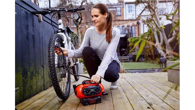 Компрессор автомобильный аккумуляторный BLACK + DECKER BDCINF18N, фото фото 11