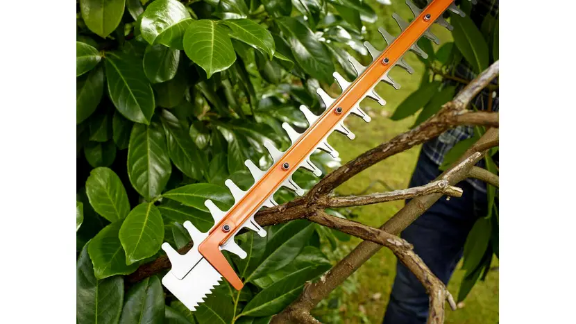 Кущоріз електричний BLACK+DECKER BEHTS301 фото 4 купити в Україні