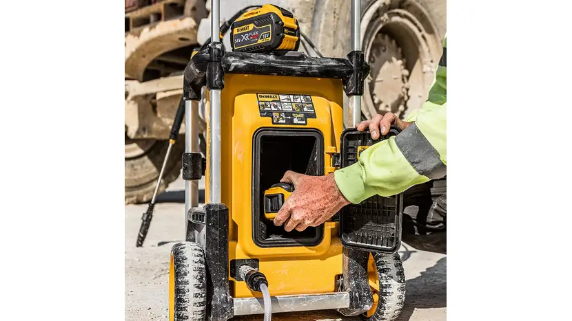 Мийка високого тиску акумуляторна DeWALT DCMPW1600N фото 8 купити в Україні