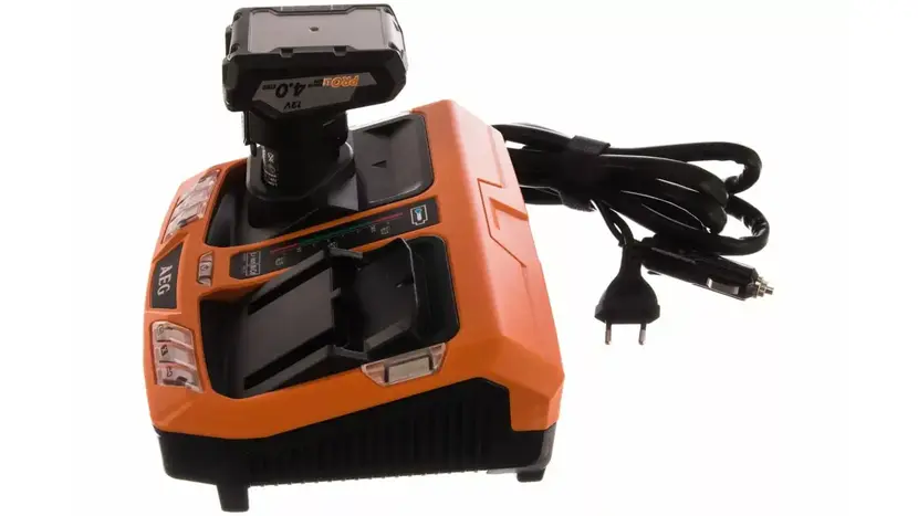 Набір акумуляторів та ЗП AEG SETL1240BLK (акум.L1240, 4.0А/г, 12В; зп.BLK1218) сумка фото 3 купити в Україні