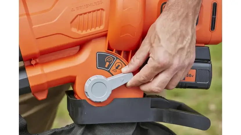 Садовий пилосос акумуляторний BLACK+DECKER BCBLV3625L1 фото 2 купити в Україні