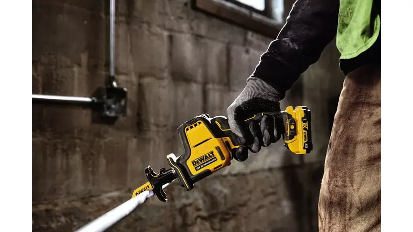 Пила сабельная аккумуляторная DeWALT DCS312D2, 10.8/12В XR Li-lon, 2 АКБ, ЗУ, в чемодане TSTAK, фото фото 3