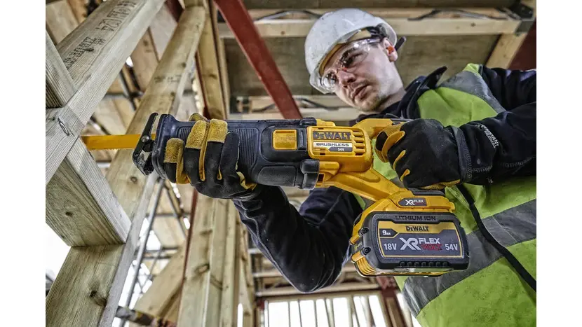 Пилка шабельна акумуляторна DeWALT, DCS389N 54В XR FLEXVOLT Li-lon, без АКБ та ЗП фото 8 купити в Україні