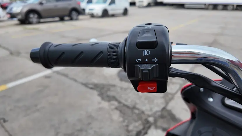 Моторолер Spark SP150S-18 (Червоний) фото 15 купити в Україні