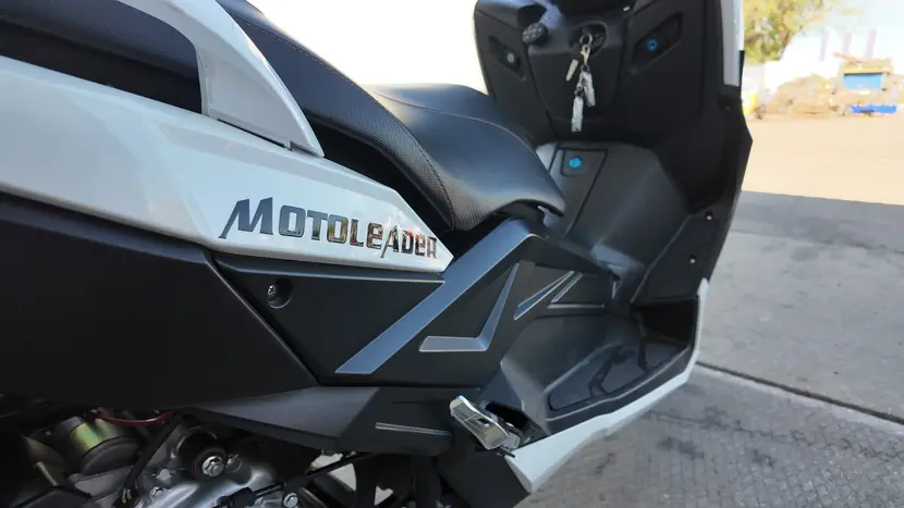 Моторолер MotoLeader ML300 Maxi фото 18 купити в Україні