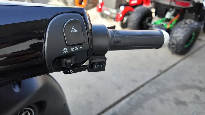 Електроскутер Crosser CR9 (Чорний) 800w фото 21 купити в Україні