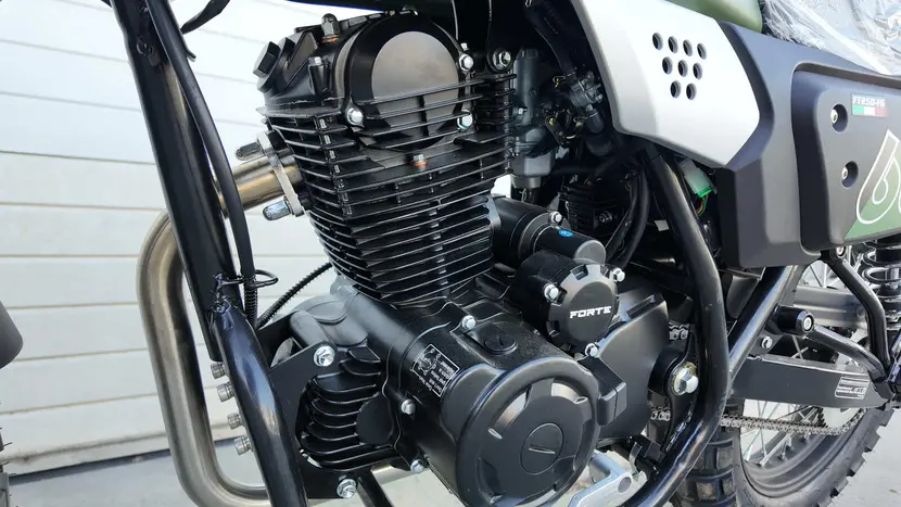 Мотоцикл FORTE FT-250F6 Scrambler (Чорно-зелений) фото 9 купити в Україні