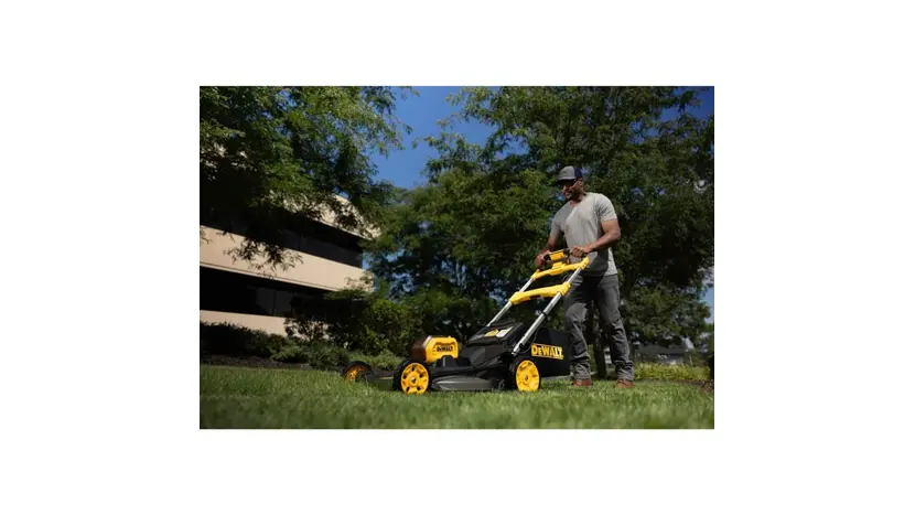 Газонокосарка акумуляторна DeWALT DCMWSP550N самохідна фото 8 купити в Україні