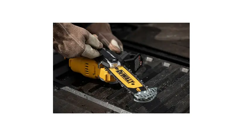 Мини-пила цепная аккумуляторная DeWALT DCMPS520P1, фото фото 7