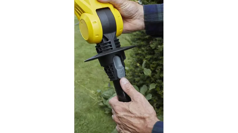 Кущоріз акумуляторний з розбірною штангою STANLEY SFMCPH845M1 фото 3 купити в Україні