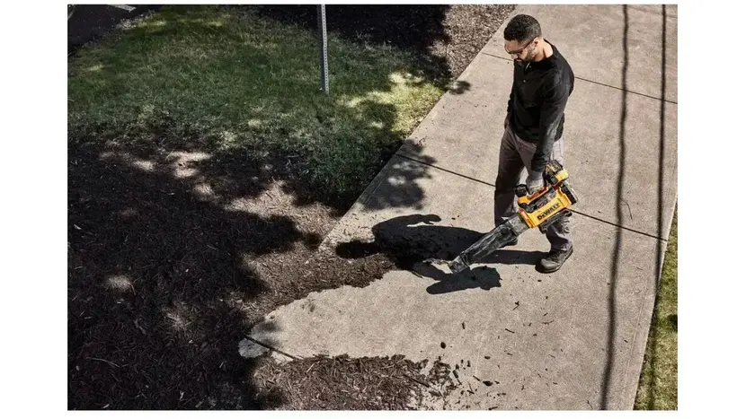 Повітродувка акумуляторна безщіткова DeWALT DCMBL777N фото 8 купити в Україні