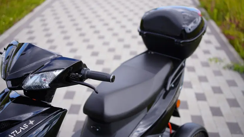Електроскутер Atlas Falcon Trike Box 1500W Black фото 8 купити в Україні