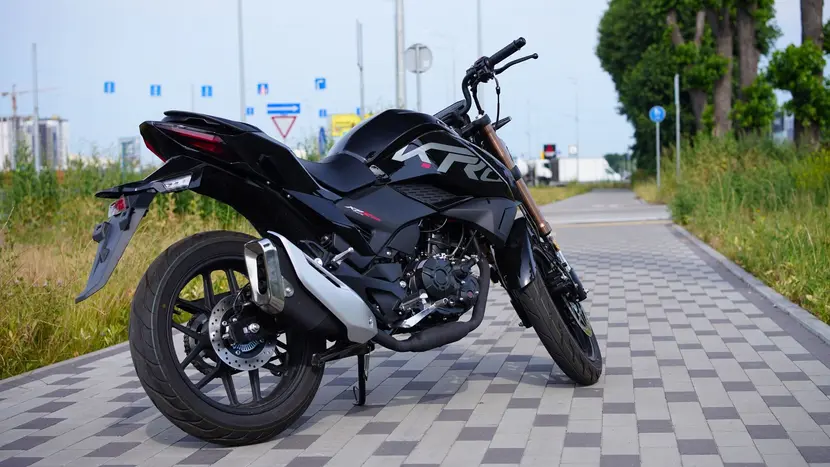 Мотоцикл LIFAN KPS 200 (LF200-10W) Серо-Черный, фото фото 3