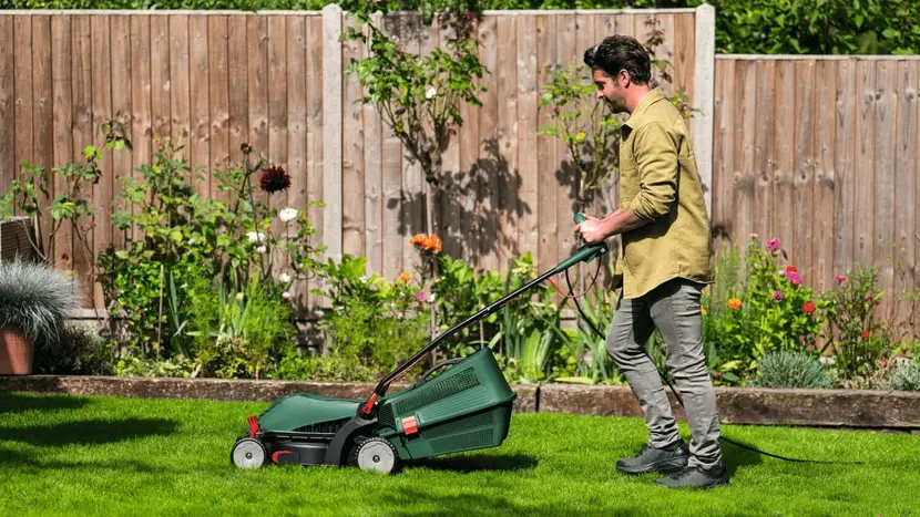 Газонокосилка сетевая Bosch UniversalRotak 34-405 (0.600.8A6.401), фото фото 4