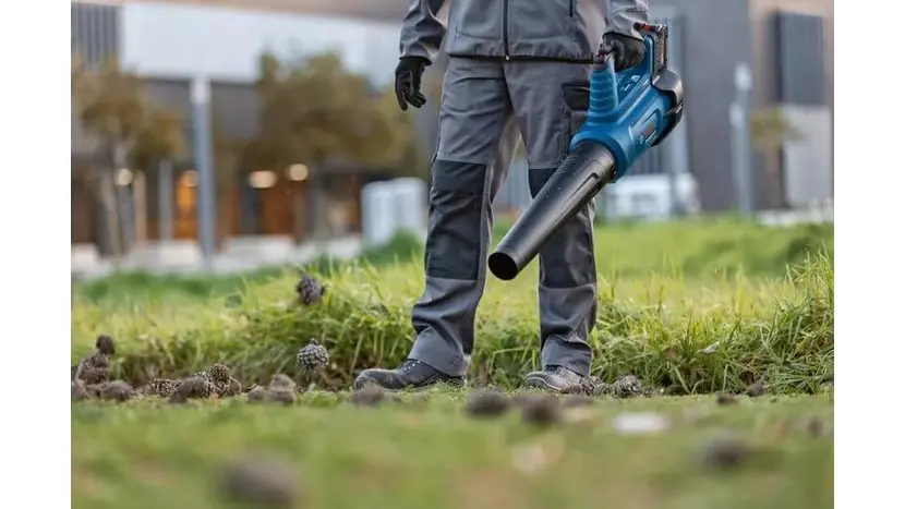 Повітродув садовий акумуляторний Bosch Professional AdvancedLeafBlower 18V-750 без АКБ і ЗП (0.600.8D2.000) фото 2 купити в Україні
