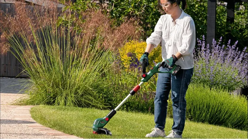 Тример акумуляторний Bosch UniversalGrassCut 18V-26-500 з АКБ та ЗП (0.600.8C1.F00) фото 5 купити в Україні