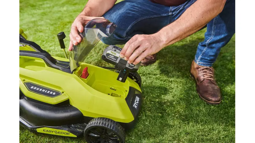 Газонокосарка акумуляторна Ryobi ONE+ HP RY18LMX33A-150 з АКБ та ЗП фото 3 купити в Україні