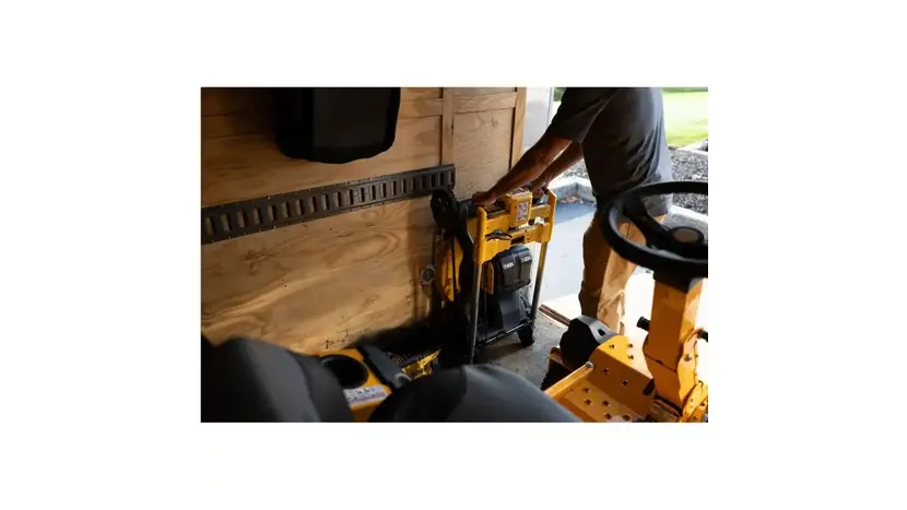 Газонокосарка акумуляторна безщіткова DeWALT DCMWSP156N (самохідна) без АКБ та ЗП фото 11 купити в Україні