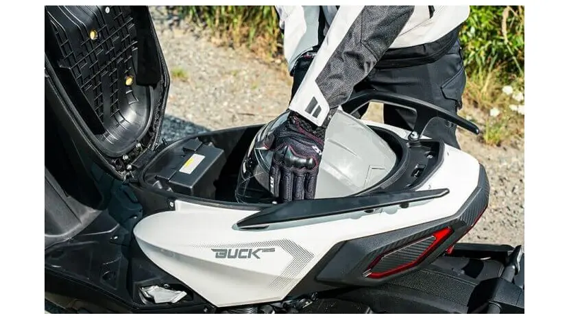 Скутер Linhai Buck 125 фото 4 купити в Україні