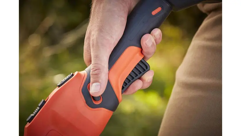 Тример акумуляторний безщітковий BLACK+DECKER BCSTE636L1 з АКБ та ЗП фото 2 купити в Україні
