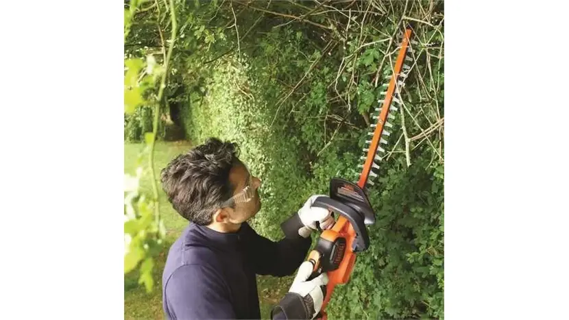 Кущоріз акумуляторний BLACK+DECKER GTC18502PC-QW з АКБ фото 3 купити в Україні
