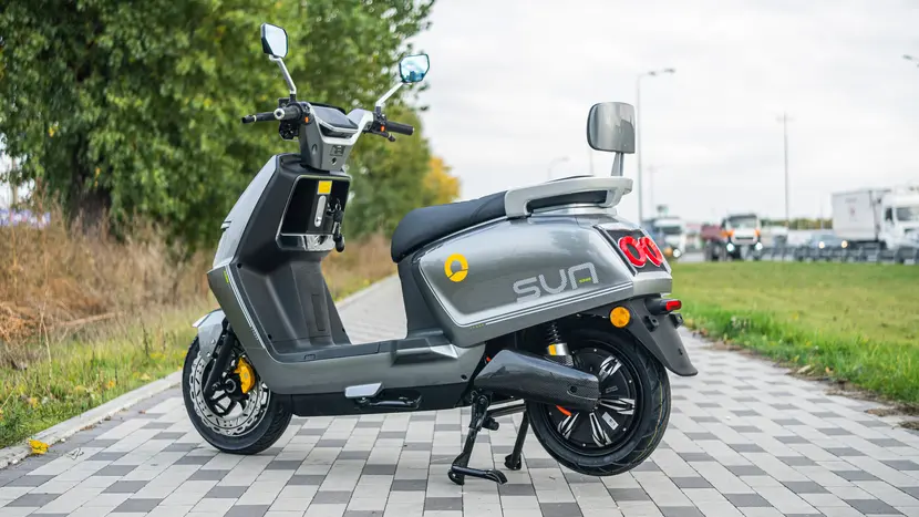 Електроскутер SUNRA K6 (silver) 2300 Вт фото 4 купити в Україні