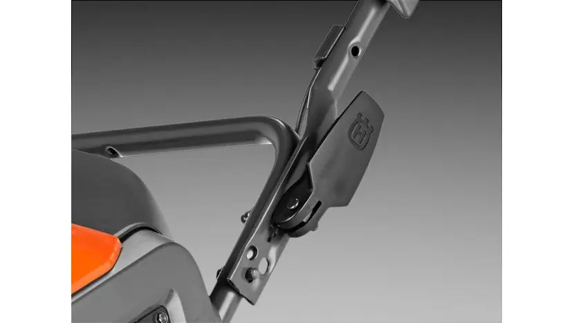 Снігоприбиральник Husqvarna ST 151 фото 4 купити в Україні
