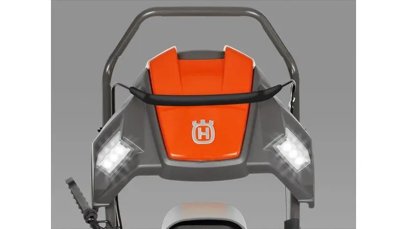 Снігоприбиральник Husqvarna ST 151 фото 9 купити в Україні