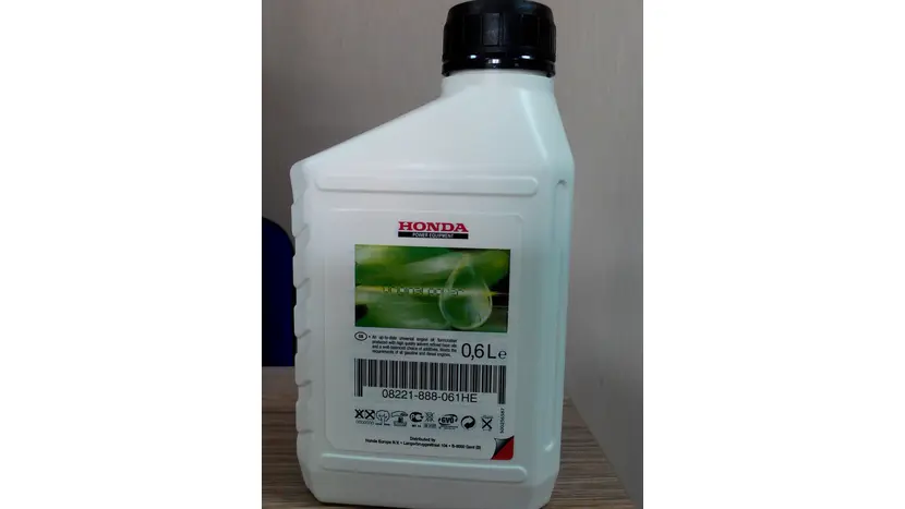 Олива Honda SAE 10W-30 0,6 л фото 2 купити в Україні