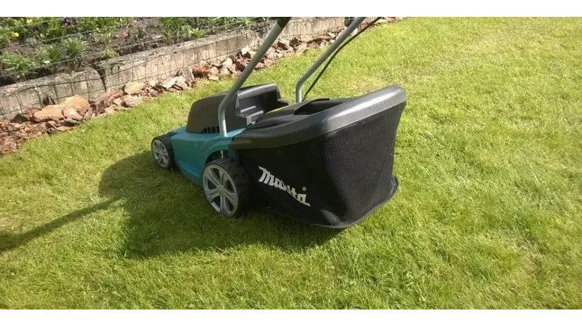 Газонокосарка Makita ELM3711 фото 4 купити в Україні