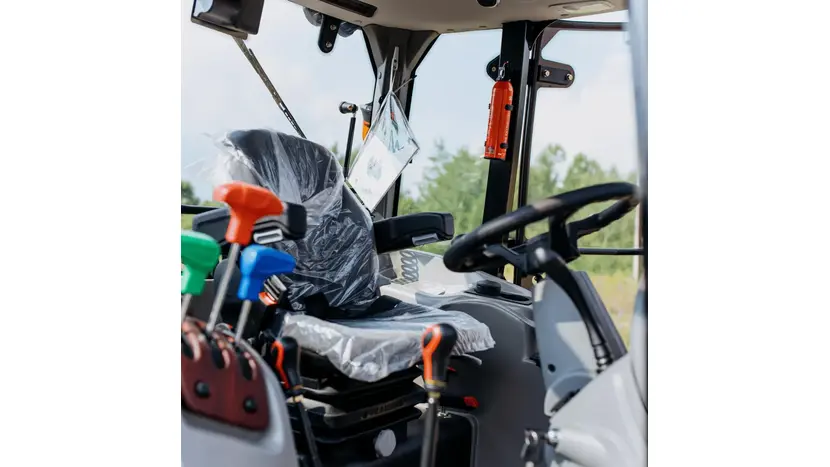 Трактор СКАУТ TD-1104C з кондиціонером фото 11 купити в Україні